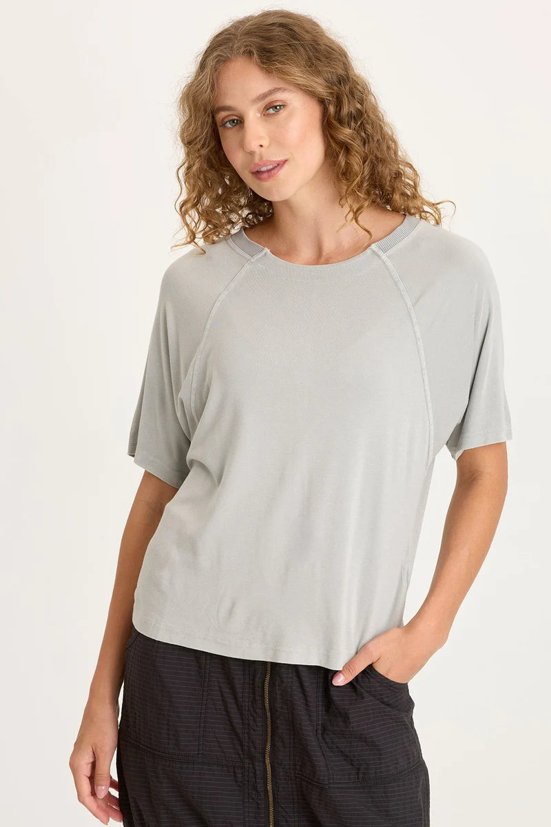 Lester Tee