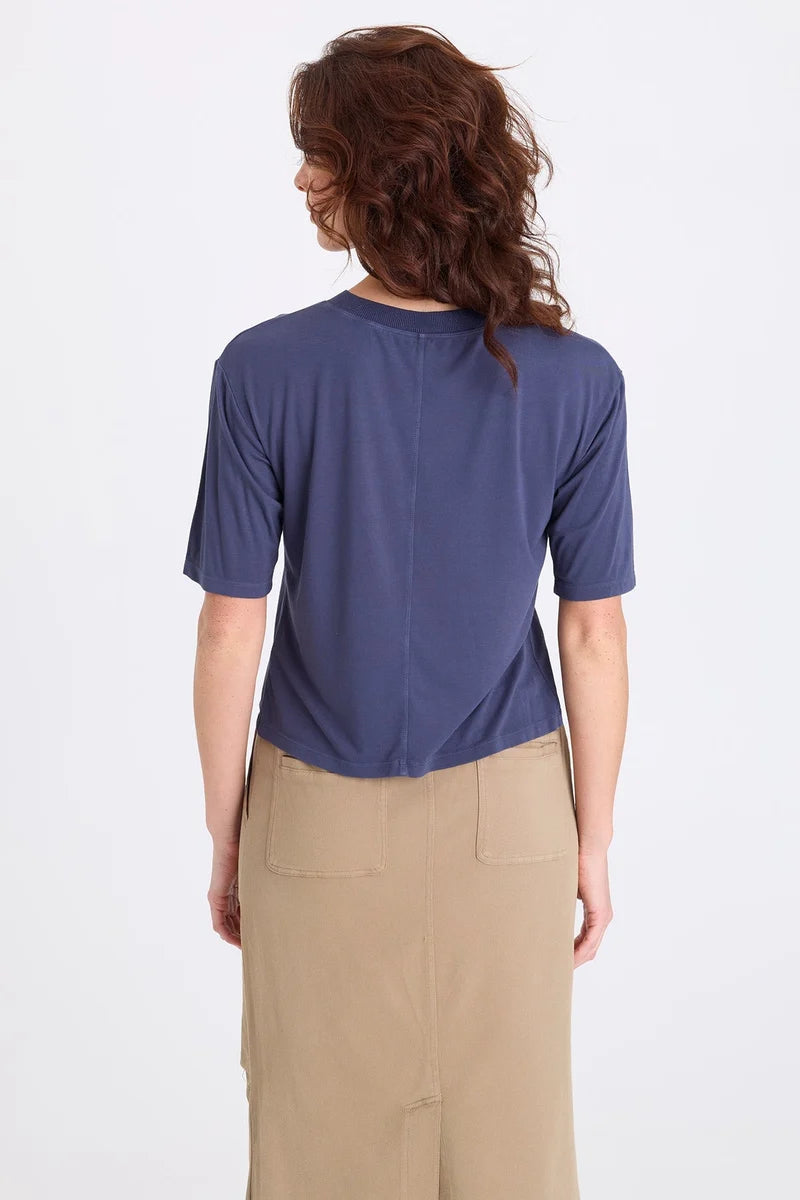 Nonus Tee