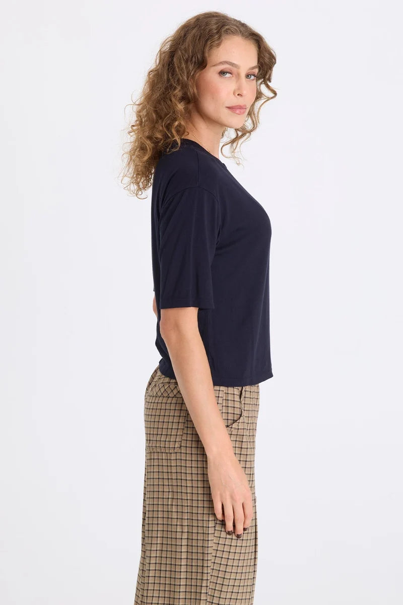 Nonus Tee