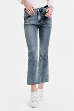 Load image into Gallery viewer, Jeanne Jeans
