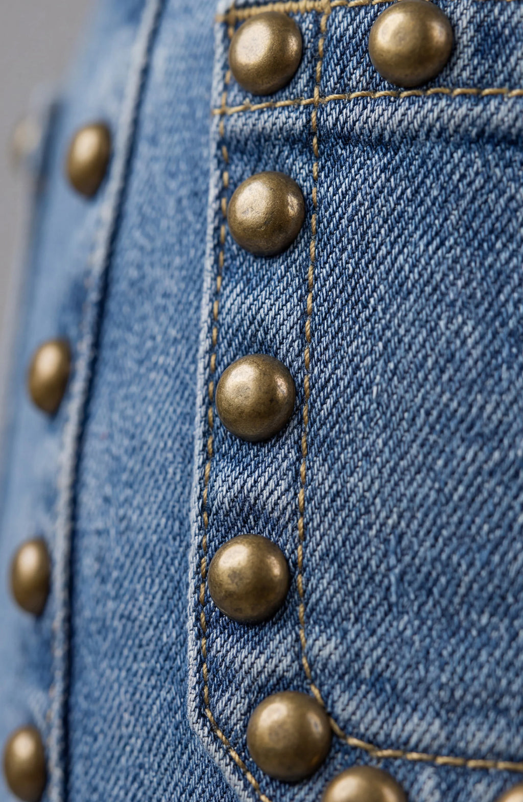 Hannah Crop Flare w/Studs