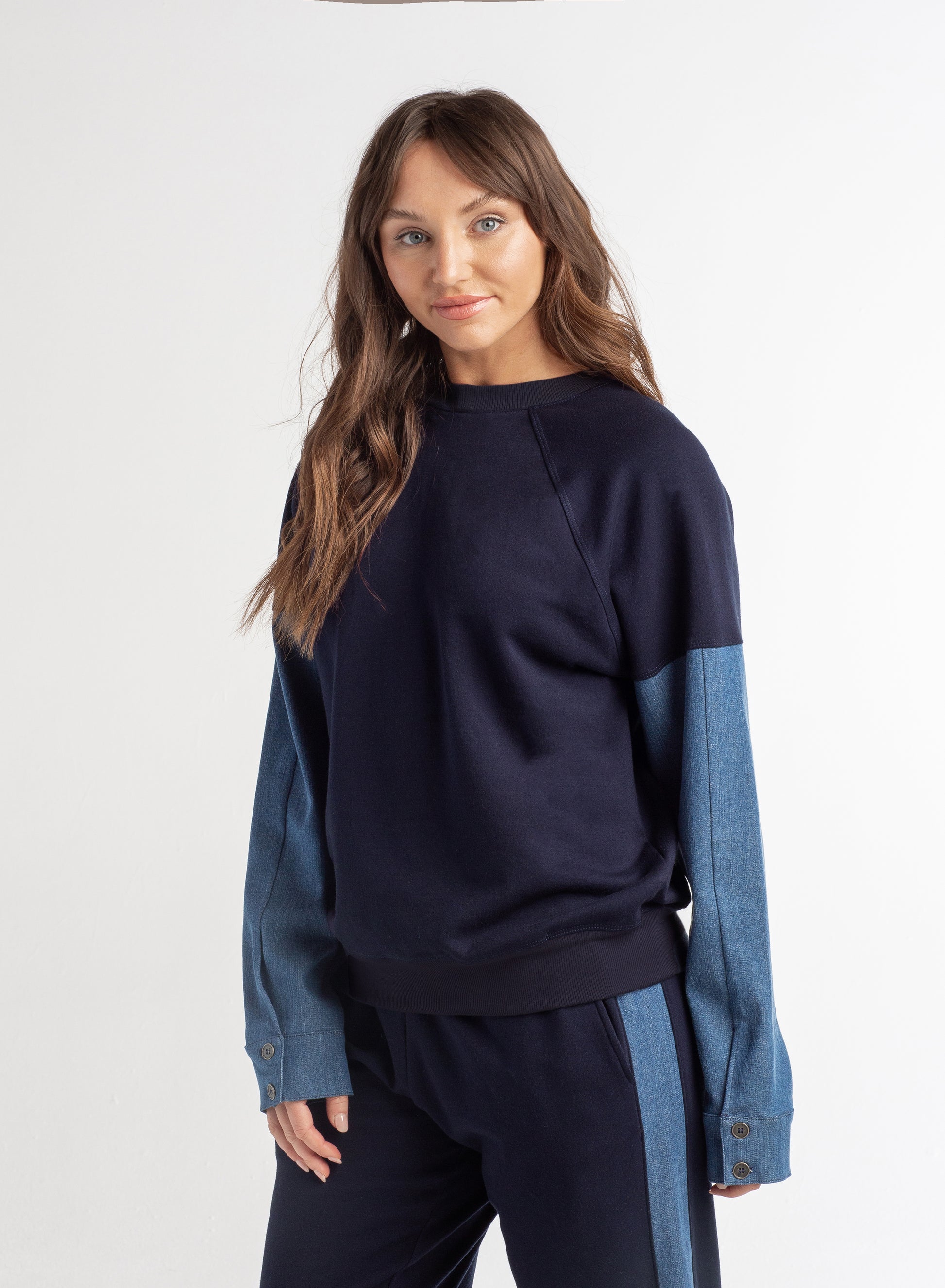 Crew Neck Sweatshirt With Denim Sleeves