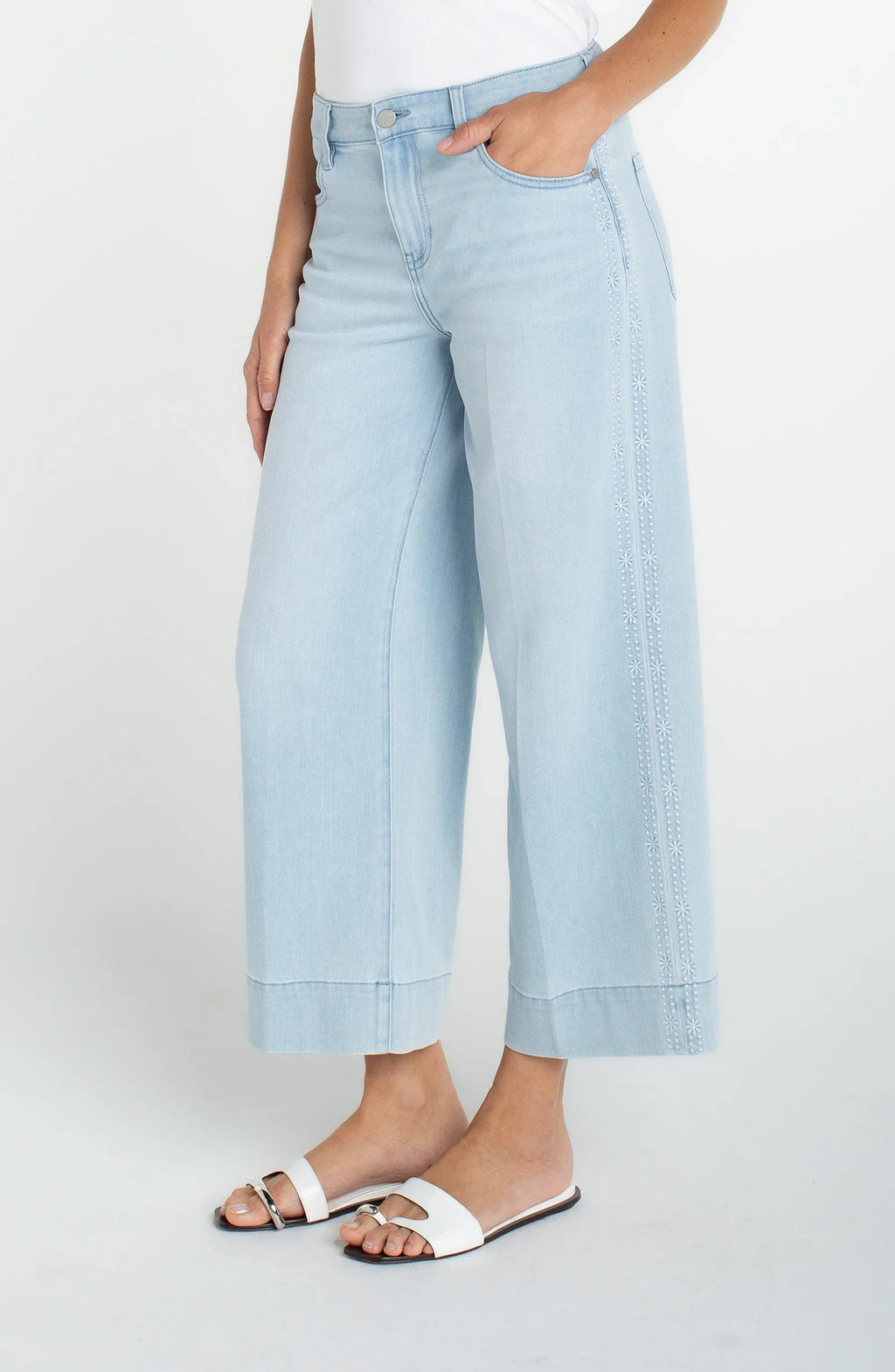 Crop Wide Leg Jean With Embroidered Side Seam