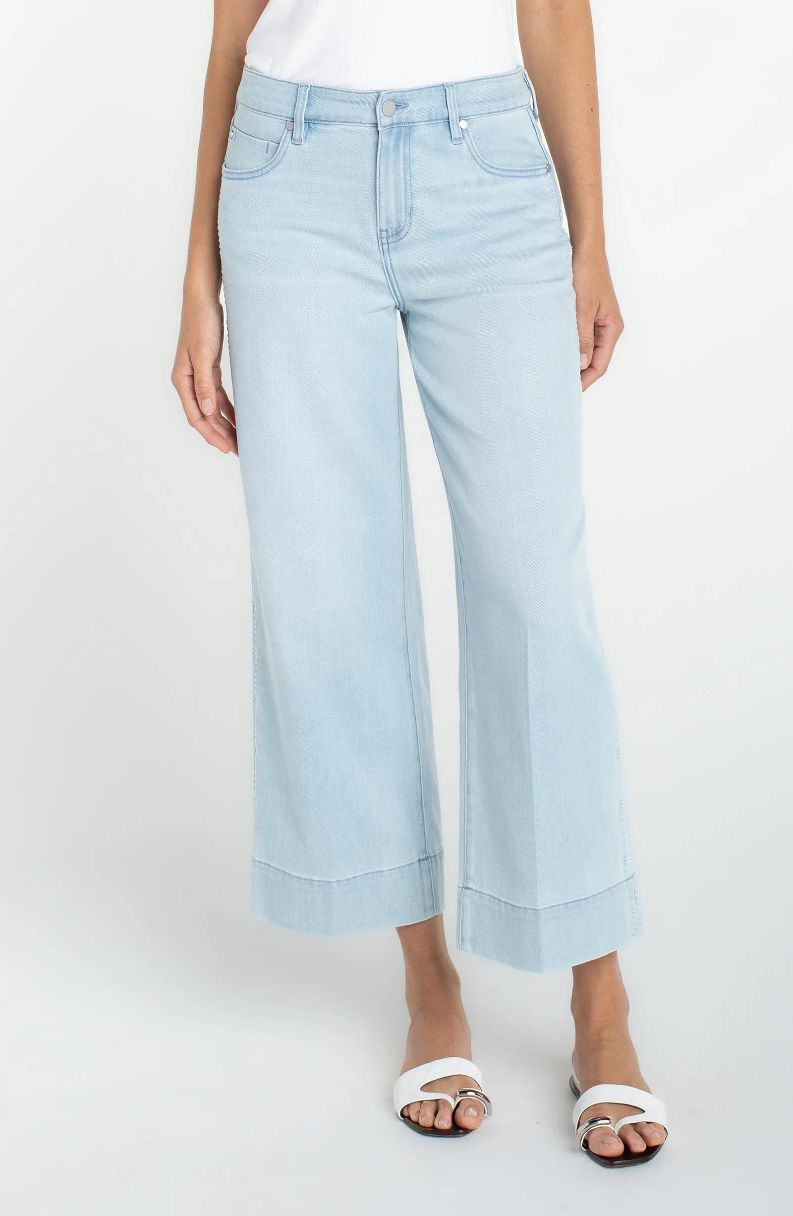 Crop Wide Leg Jean With Embroidered Side Seam