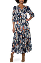 Load image into Gallery viewer, 3/4 Sleeve Woven Maxi Dress
