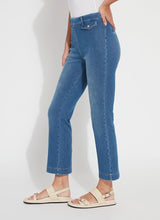 Load image into Gallery viewer, Ella Ankle Flare Jeans (more colors)
