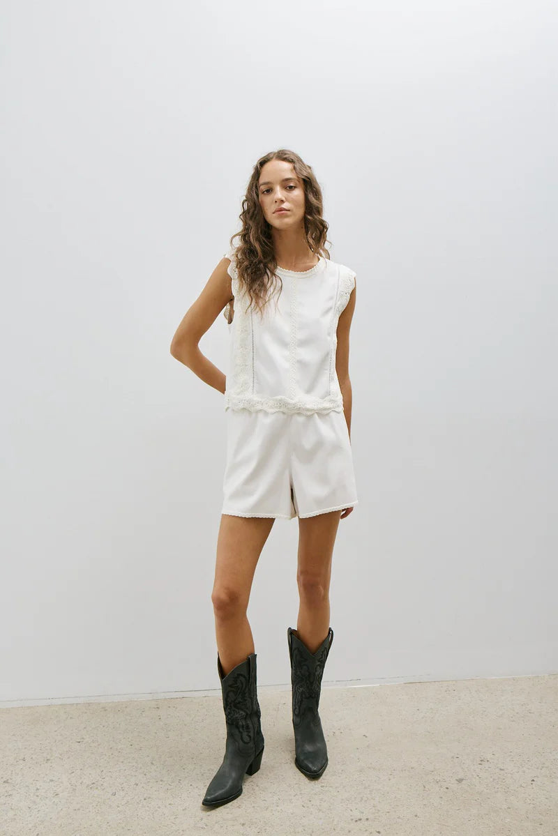 Attie Top