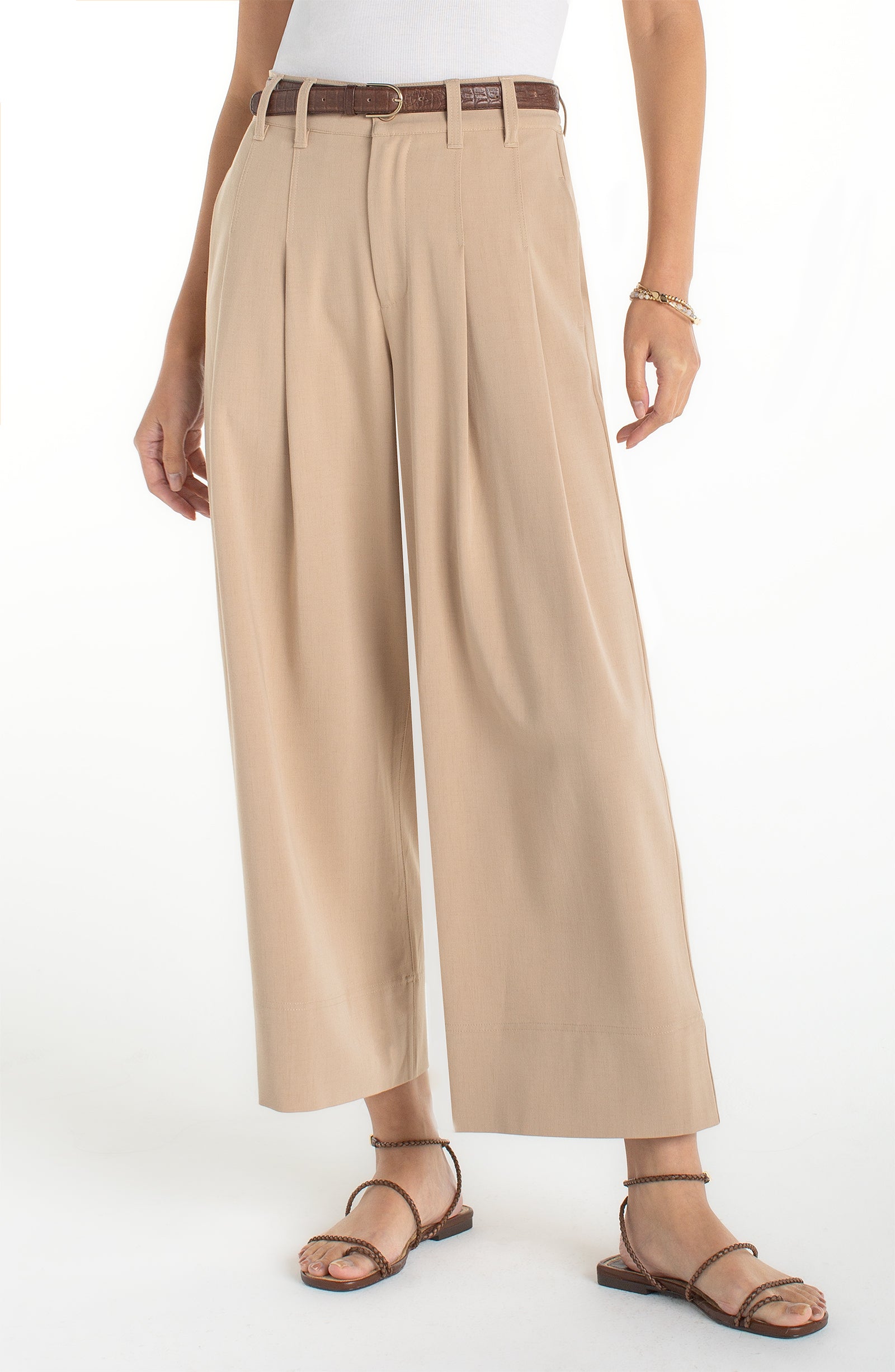 HR Pleated Wide Leg Crop Trouser